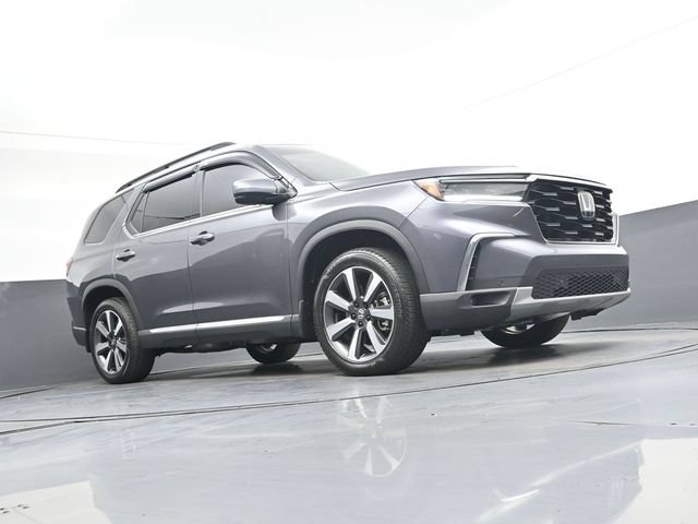 Used 2025 Honda Pilot Touring image 29