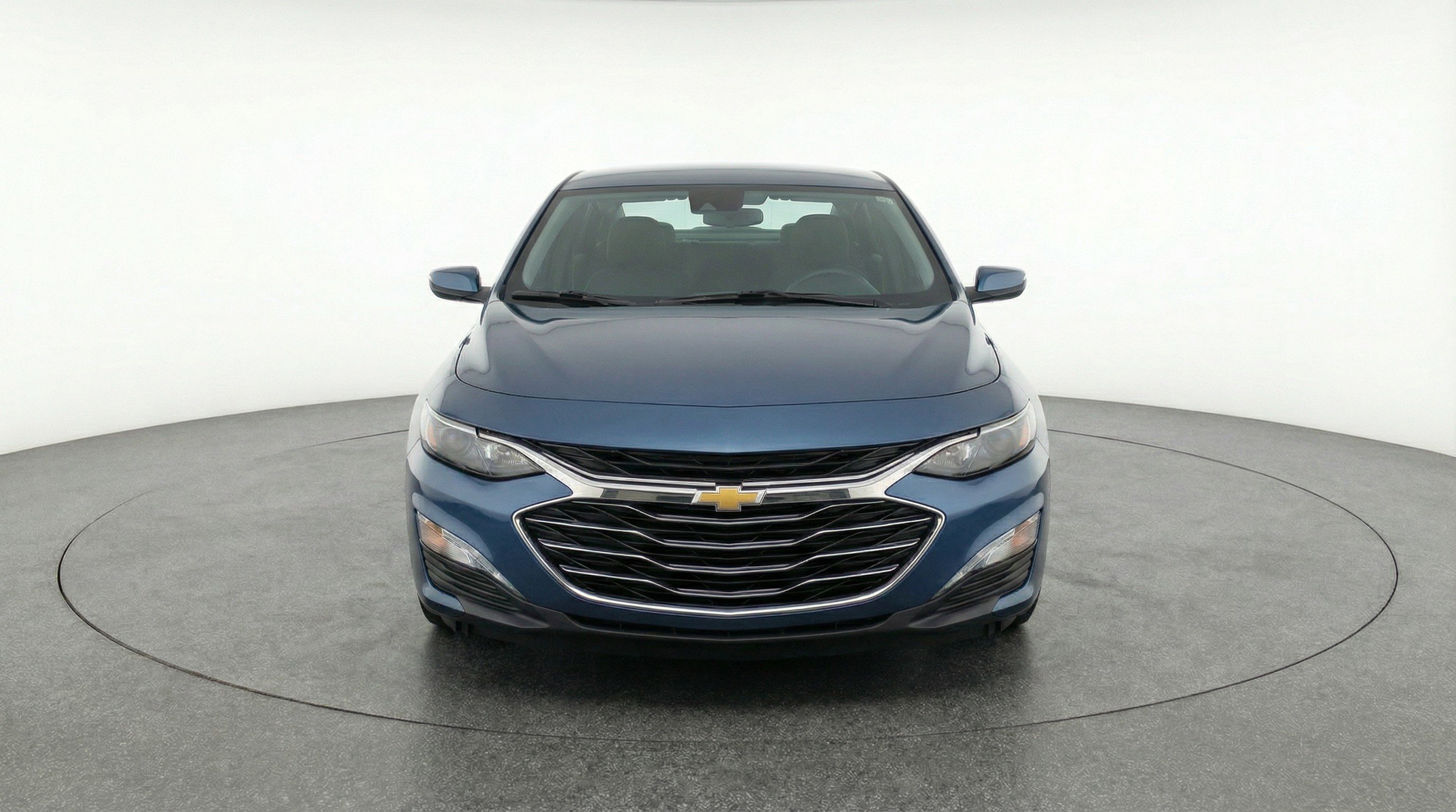 Used 2024 Chevrolet Malibu LT image 2
