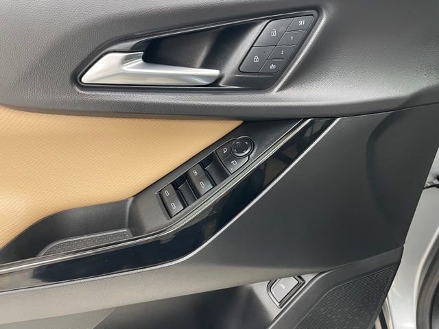 New 2025 Chevrolet Equinox ACTIV w/ Safety and Technology Package image 12