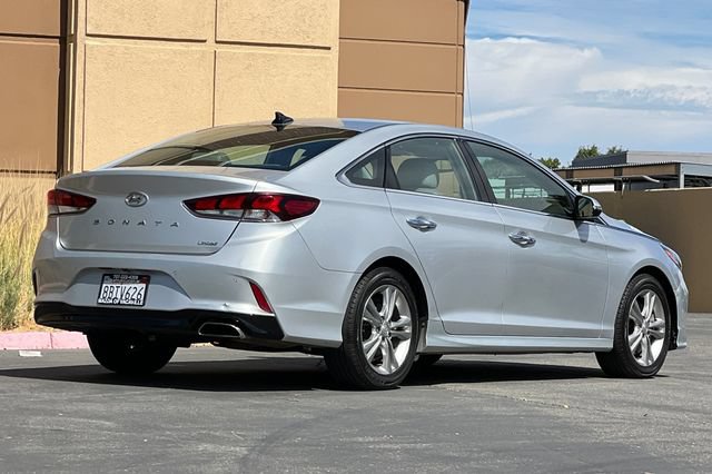 Used 2018 Hyundai Sonata Limited w/ Limited Ultimate Package 03 FWD image 4