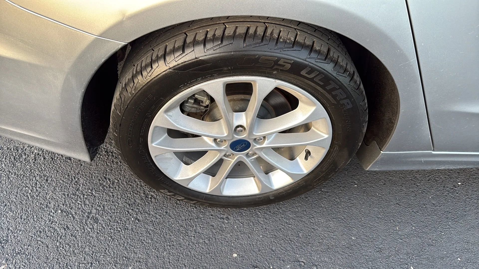 Used 2020 Ford Fusion SE image 30