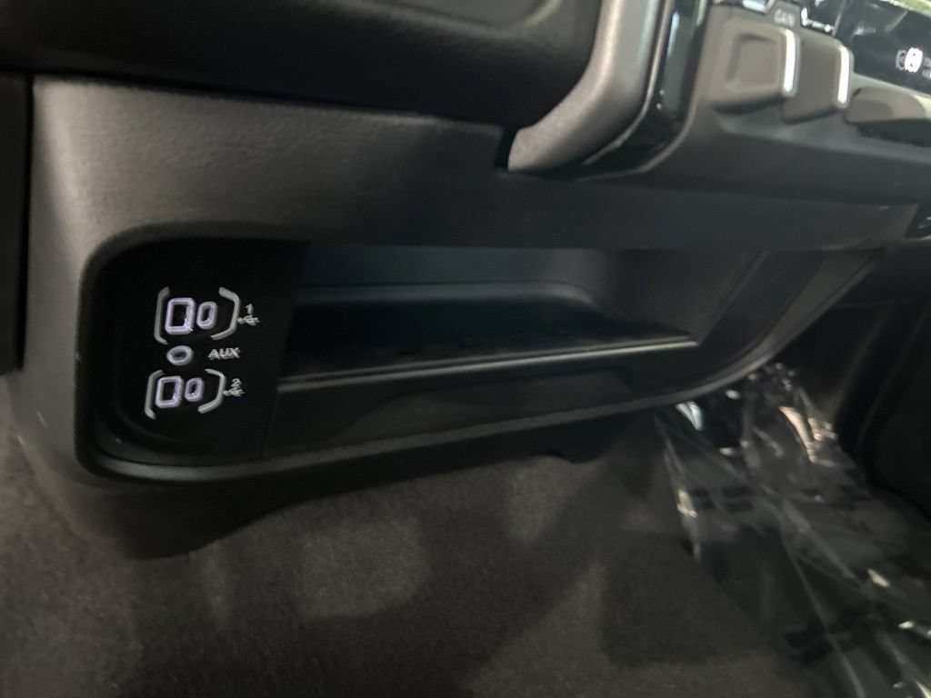 Used 2025 RAM 2500 Big Horn AWD/4WD image 52