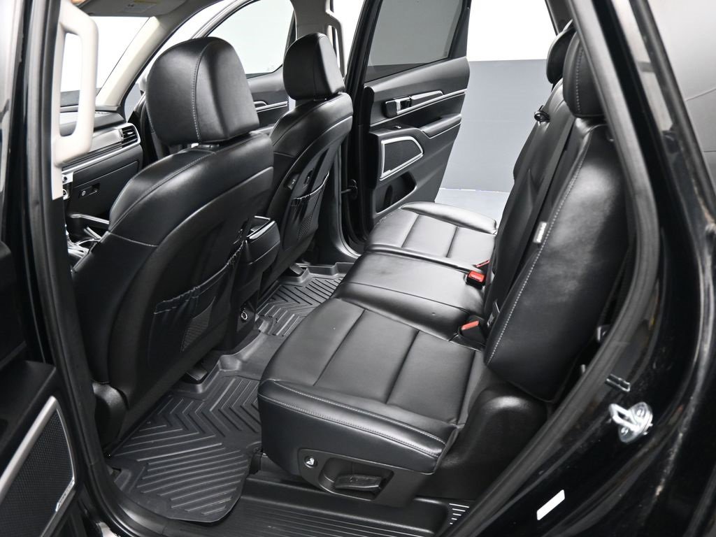 Used 2023 Kia Telluride LX image 19