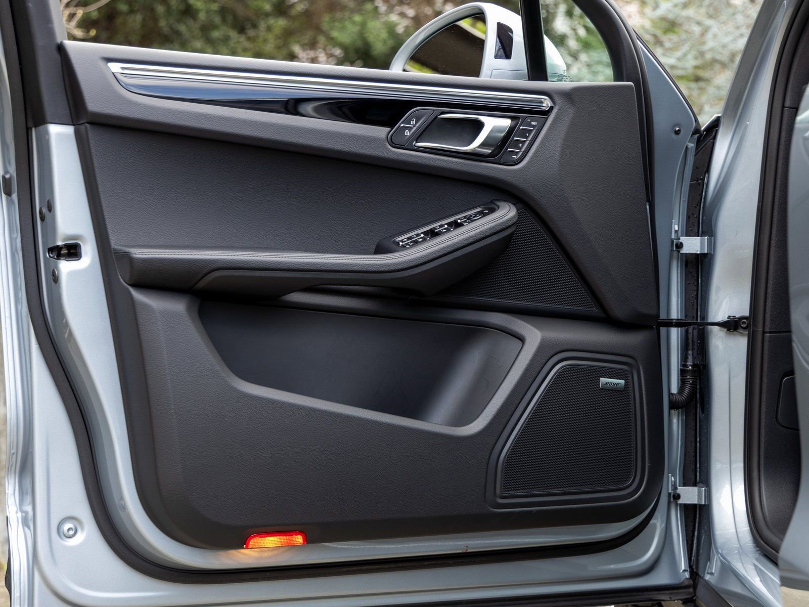 Certified 2025 Porsche Macan image 21