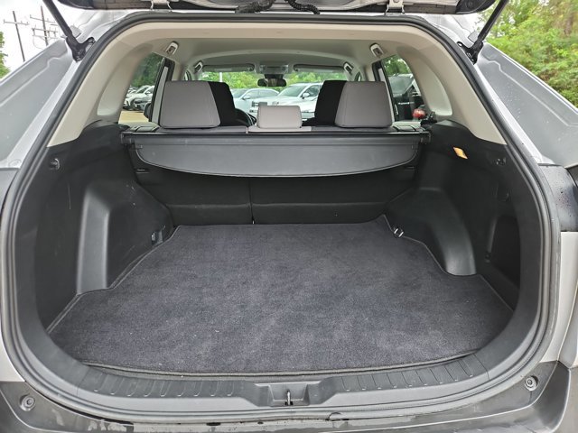 Used 2021 Toyota RAV4 XLE image 6