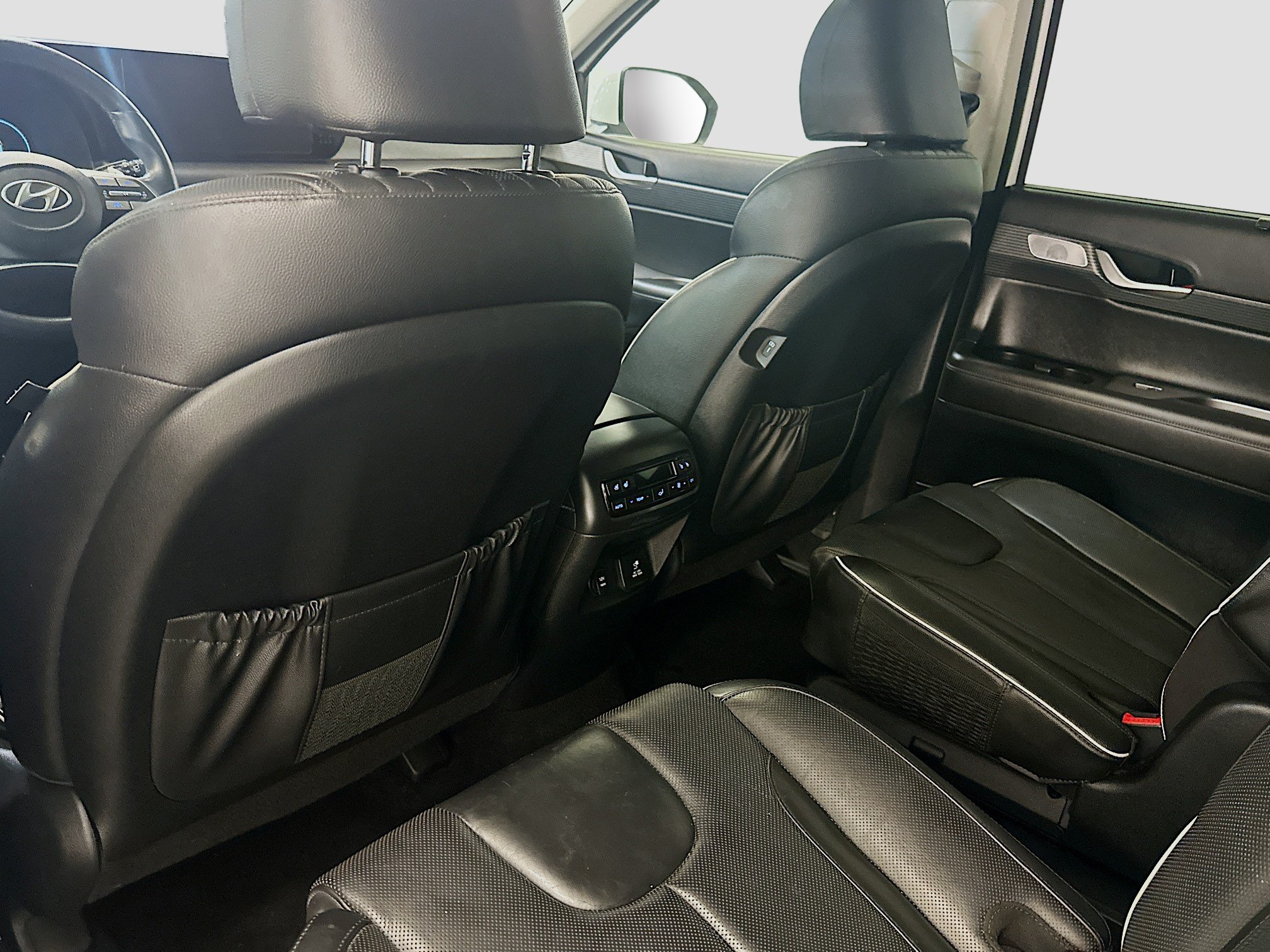 Used 2024 Hyundai Palisade Limited AWD/4WD image 29