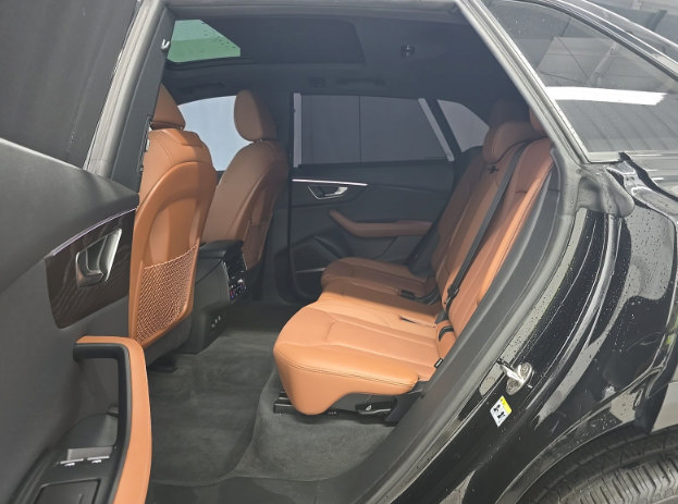 Used 2023 Audi Q8 Premium Plus w/ Premium Plus Package AWD/4WD image 6