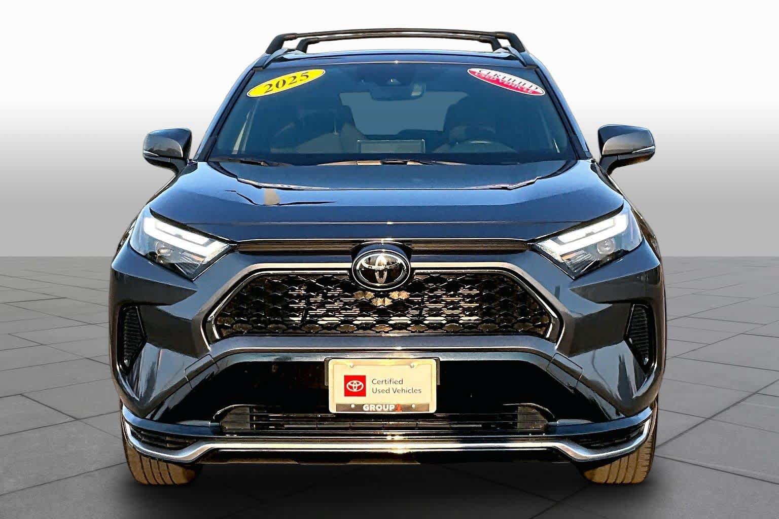 Used 2025 Toyota RAV4 SE w/ Weather & Moonroof Package AWD/4WD image 3