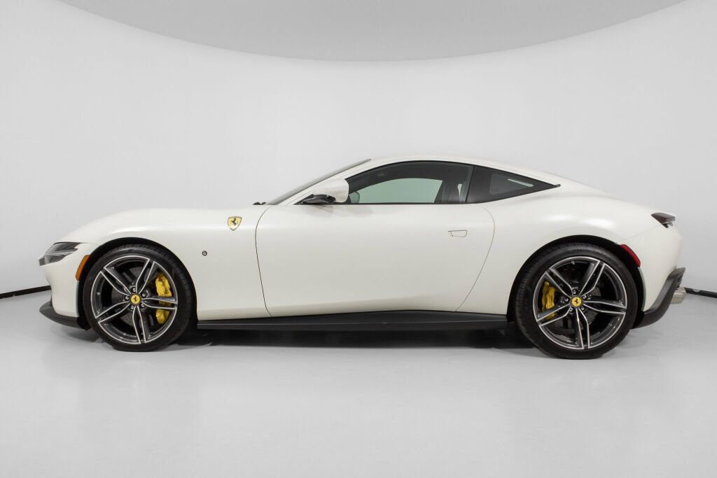 Used 2023 Ferrari Roma image 3