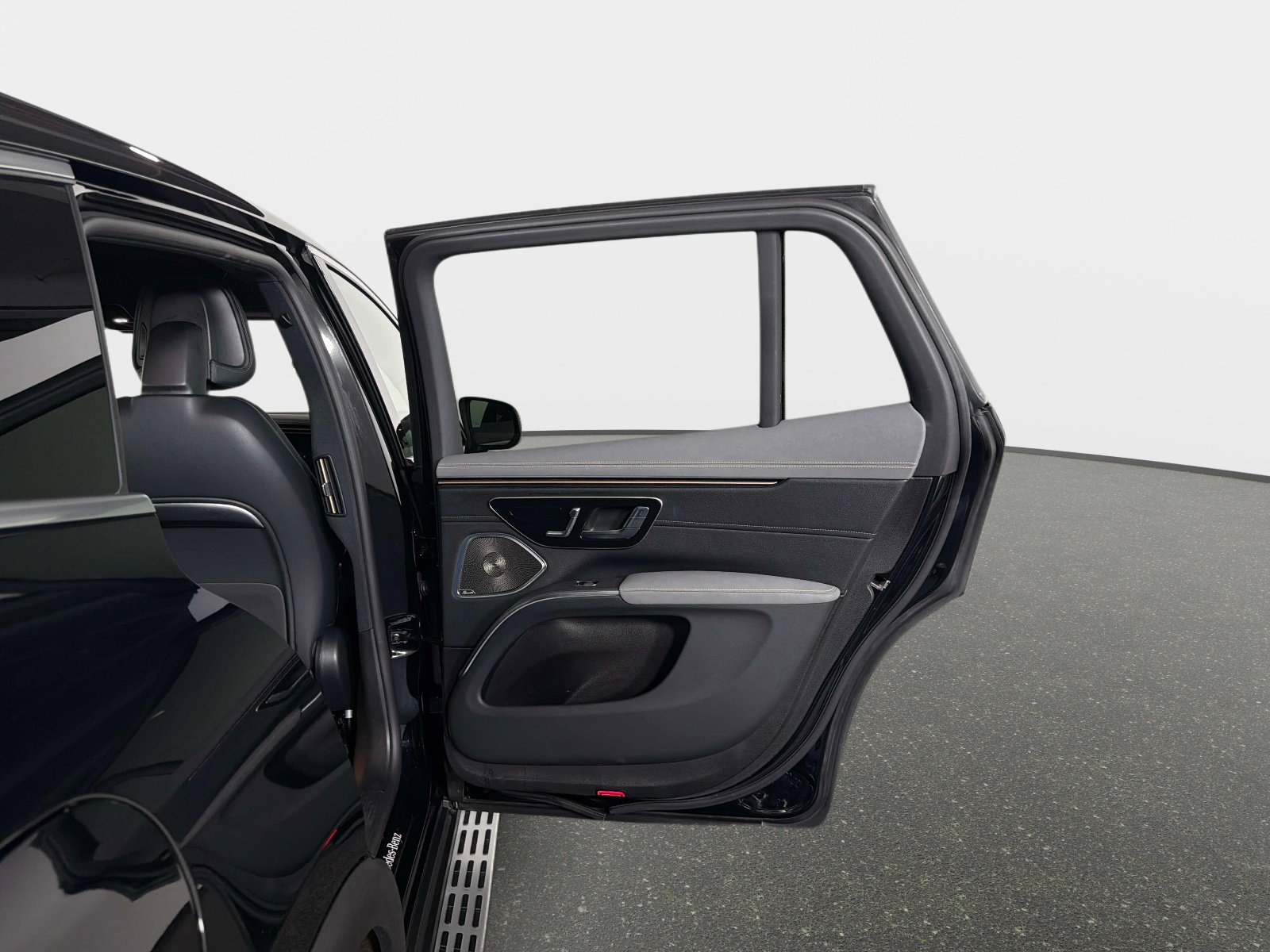 Used 2024 Mercedes-Benz EQS 450+ 4MATIC SUV w/ Exclusive Trim Package image 27