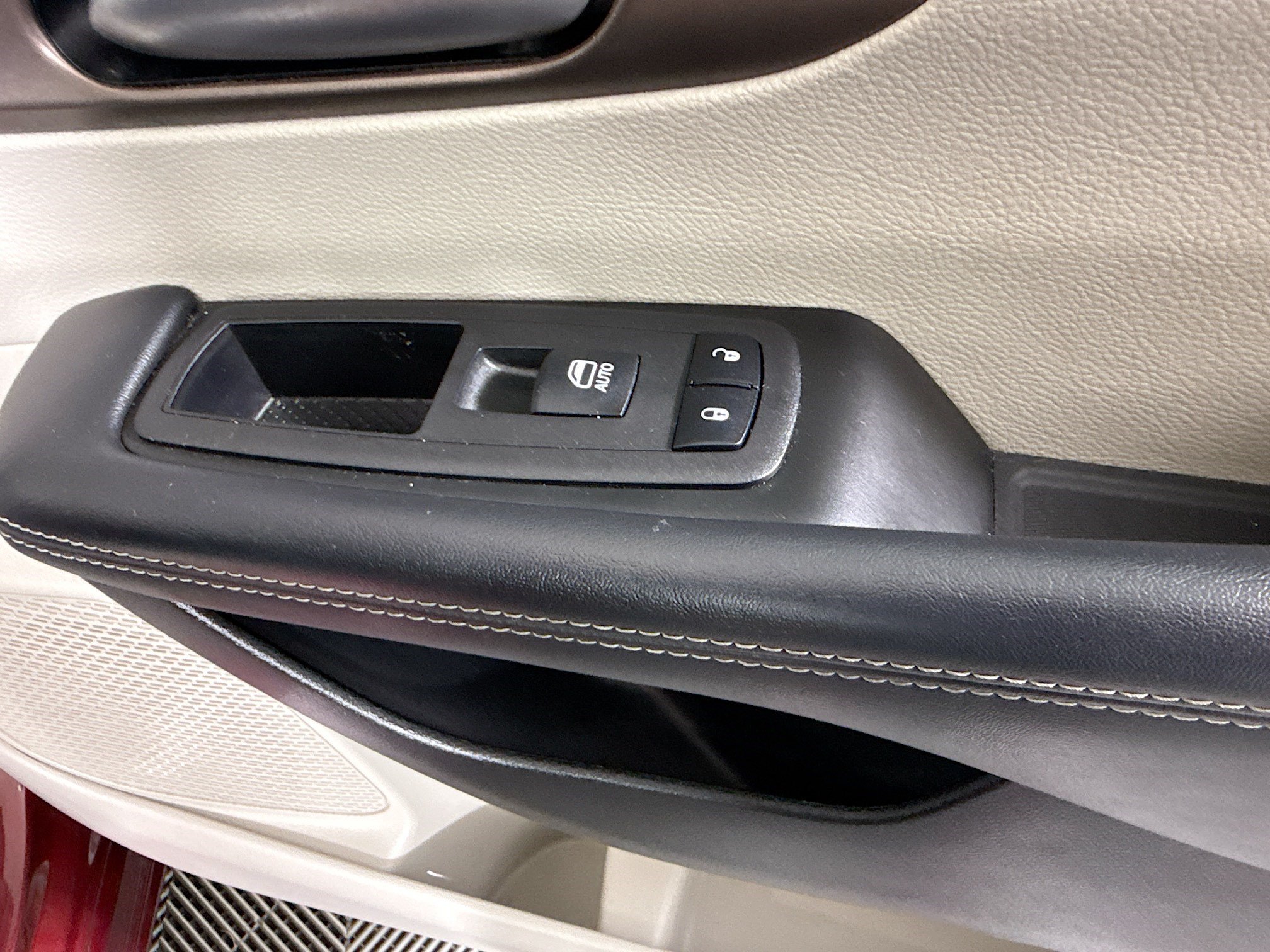 Used 2023 Chrysler Voyager LX FWD image 31