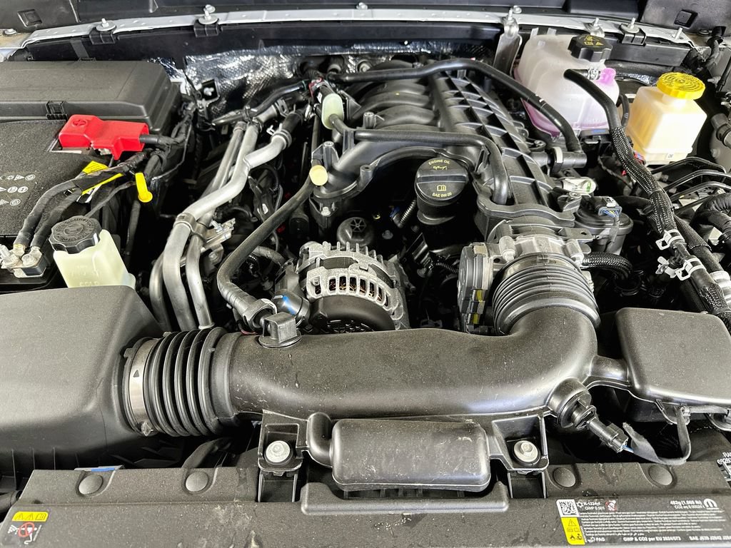 Certified 2026 Jeep Gladiator Sport AWD/4WD image 40