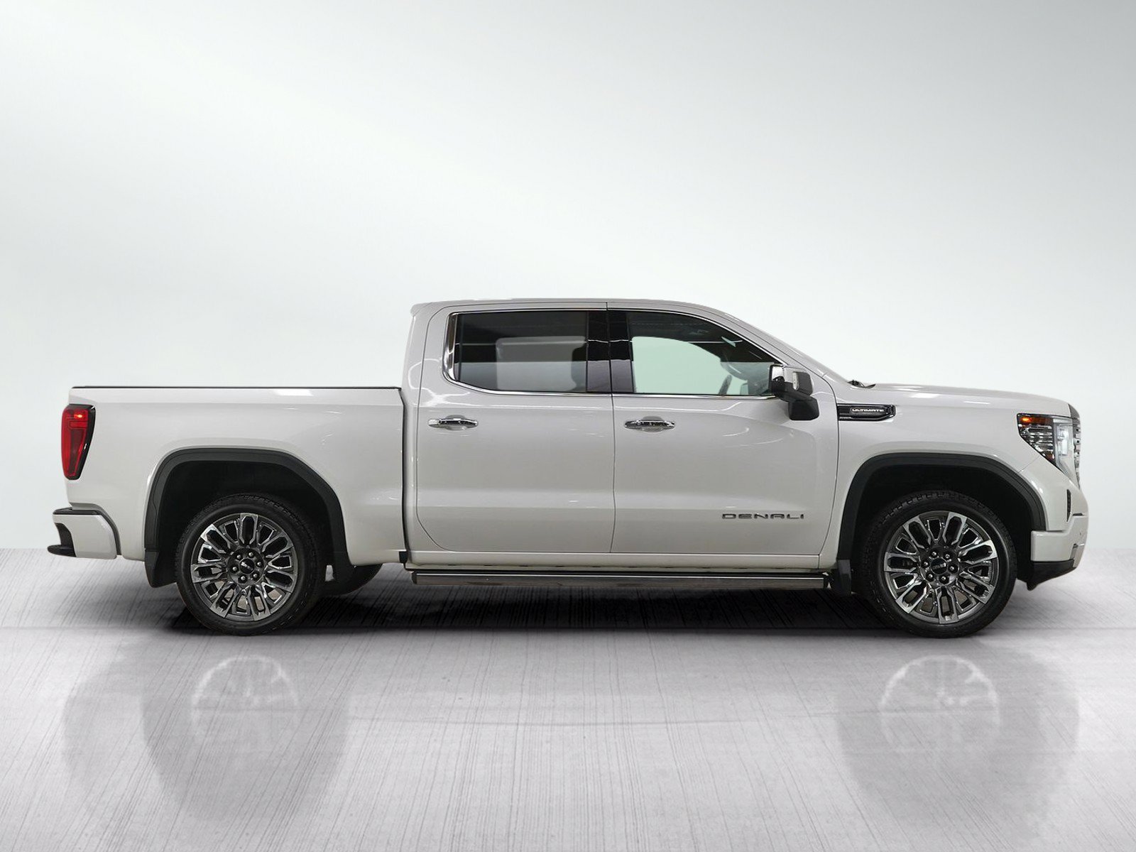 Used 2023 GMC Sierra 1500 Denali Ultimate AWD/4WD image 6