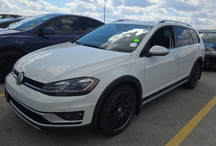 Used 2019 Volkswagen Golf Alltrack image 1