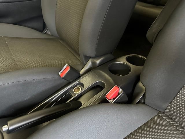 Used 2013 Nissan Versa SV FWD image 29