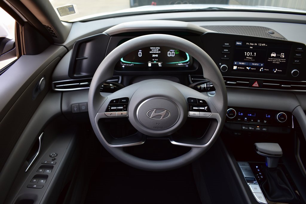 New 2025 Hyundai Elantra Blue w/ Cargo Package image 34