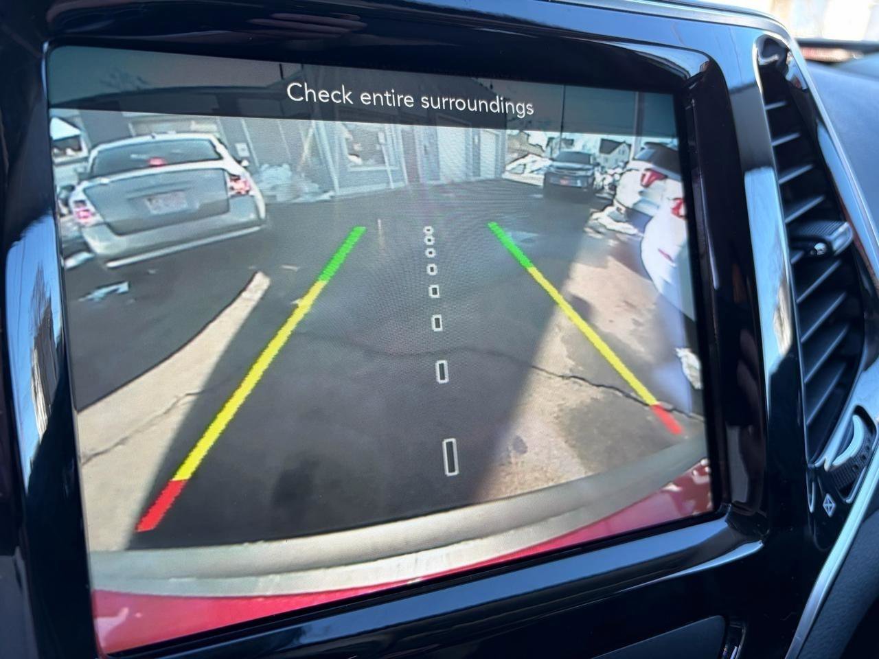 Used 2019 Jeep Cherokee Limited image 25