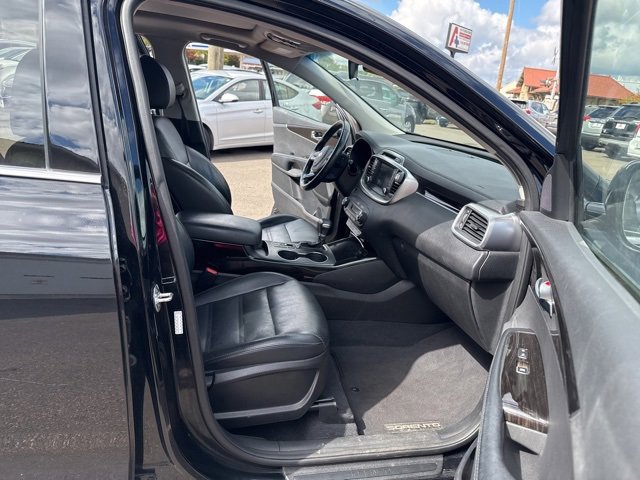 Used 2019 Kia Sorento EX image 16