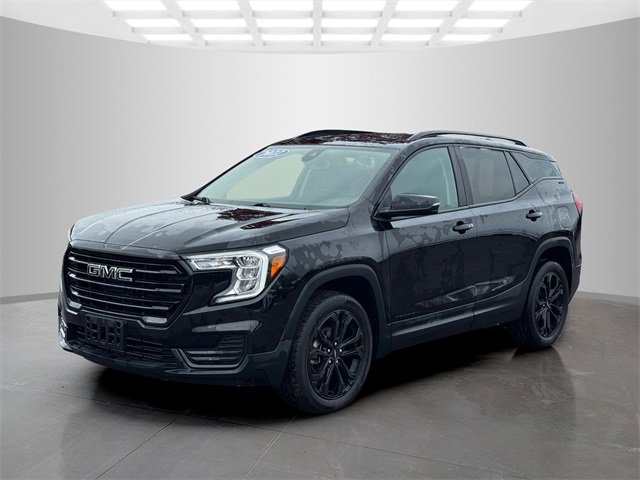 Used 2022 GMC Terrain SLE w/ Driver Convenience Package image 3