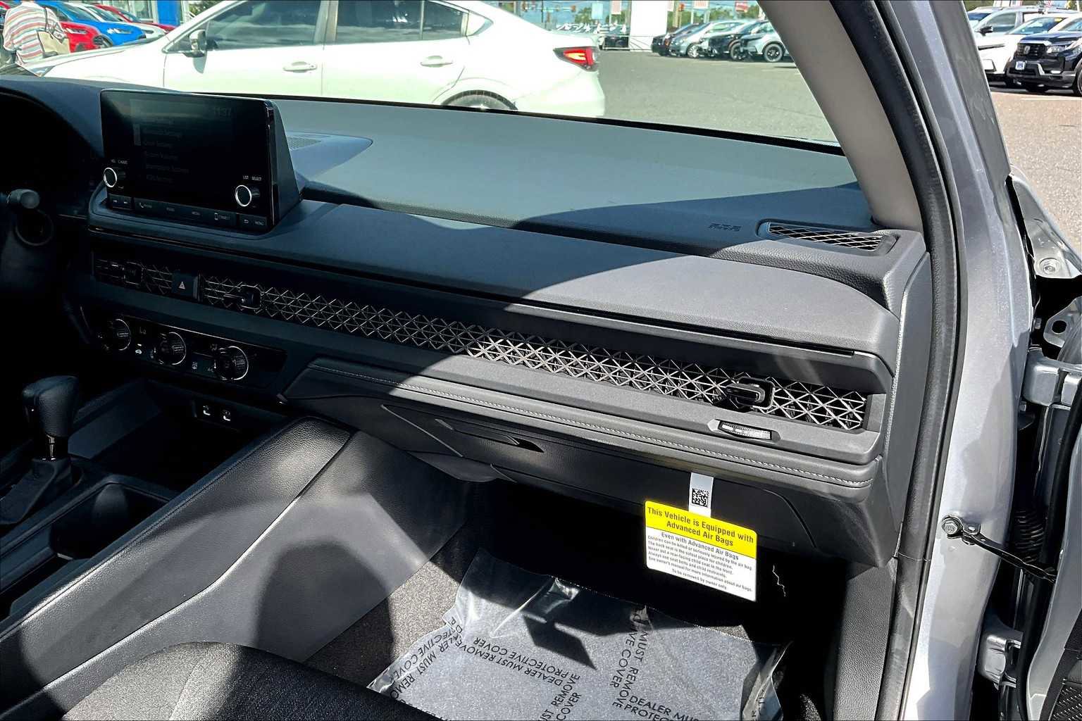 Used 2025 Honda Accord LX image 17