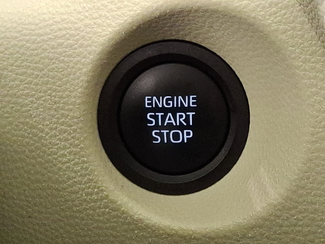 Used 2024 Toyota Corolla Cross XLE w/ Convenience Package AWD/4WD image 23