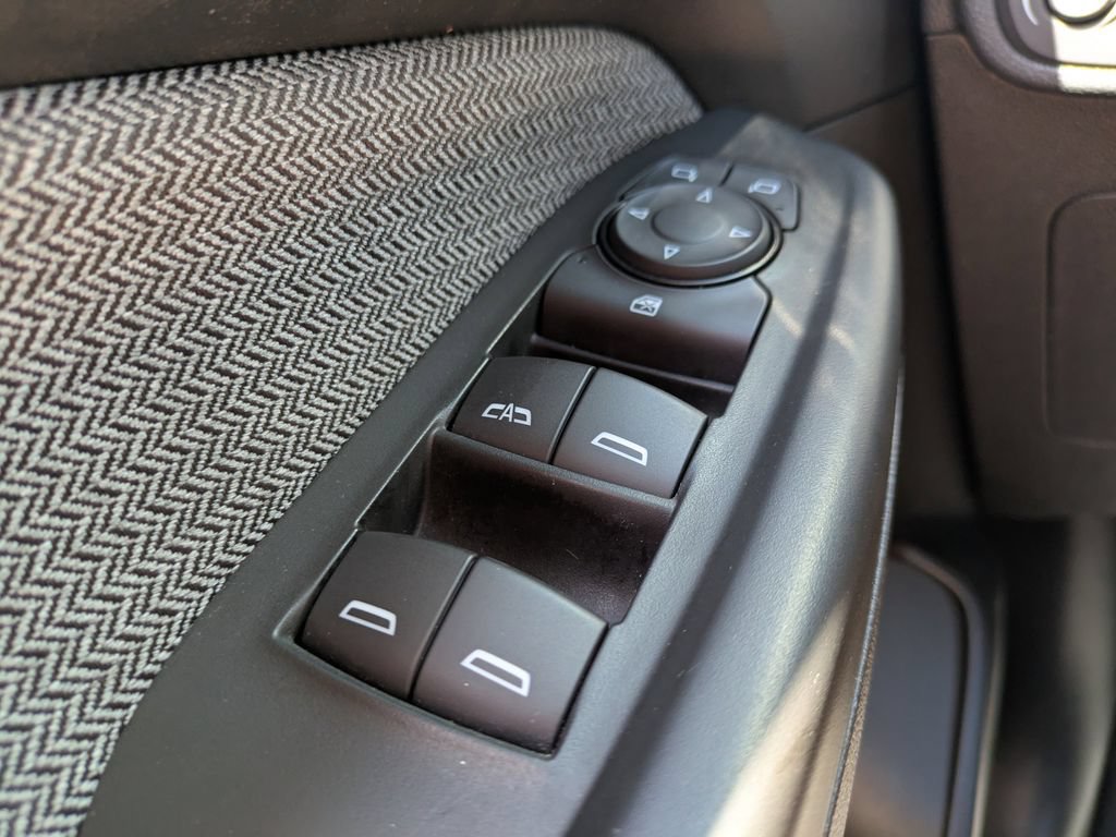 Used 2025 Chevrolet TrailBlazer LT AWD/4WD image 21