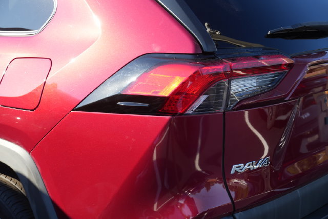 Used 2022 Toyota RAV4 XLE Premium AWD/4WD image 17