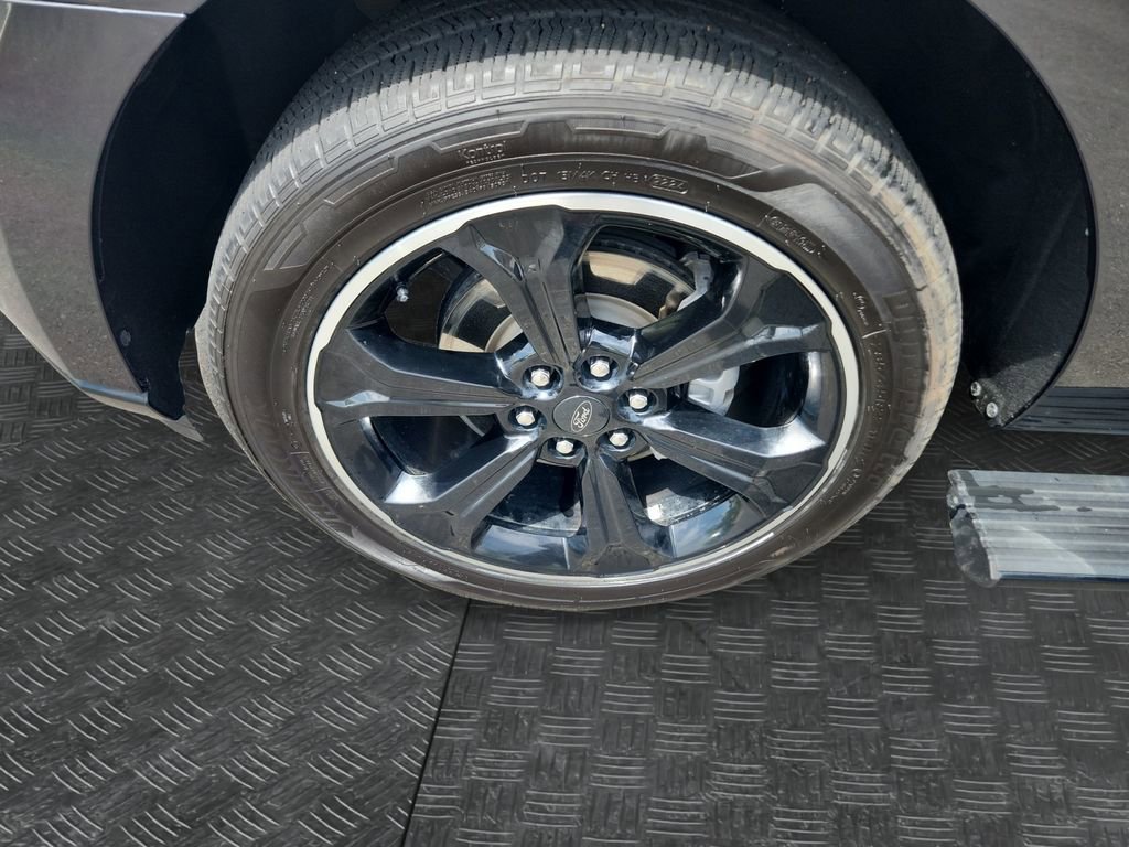 Used 2022 Ford Expedition Max Limited image 14