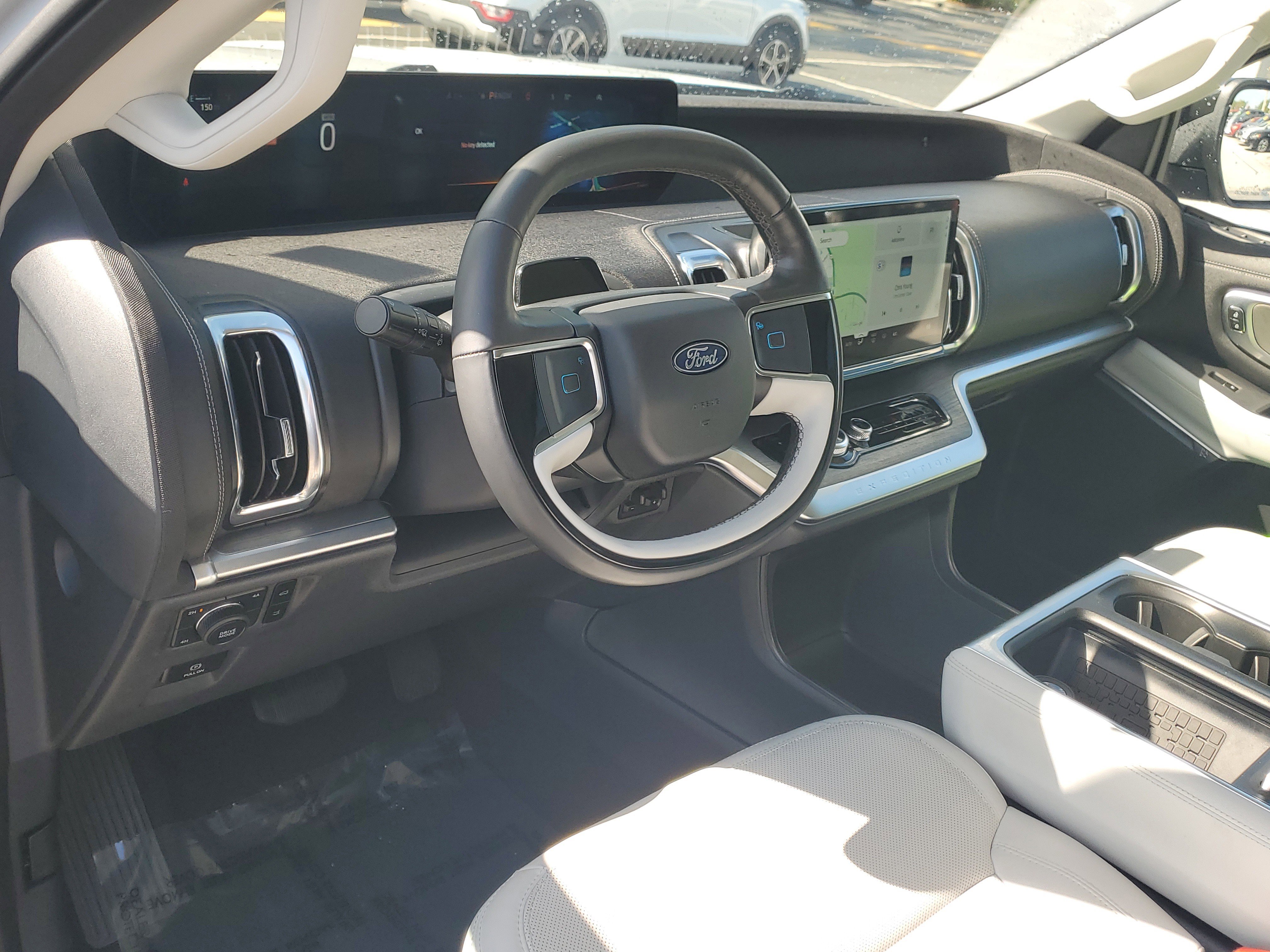 Certified 2025 Ford Expedition Platinum w/ Driver's Package image 22
