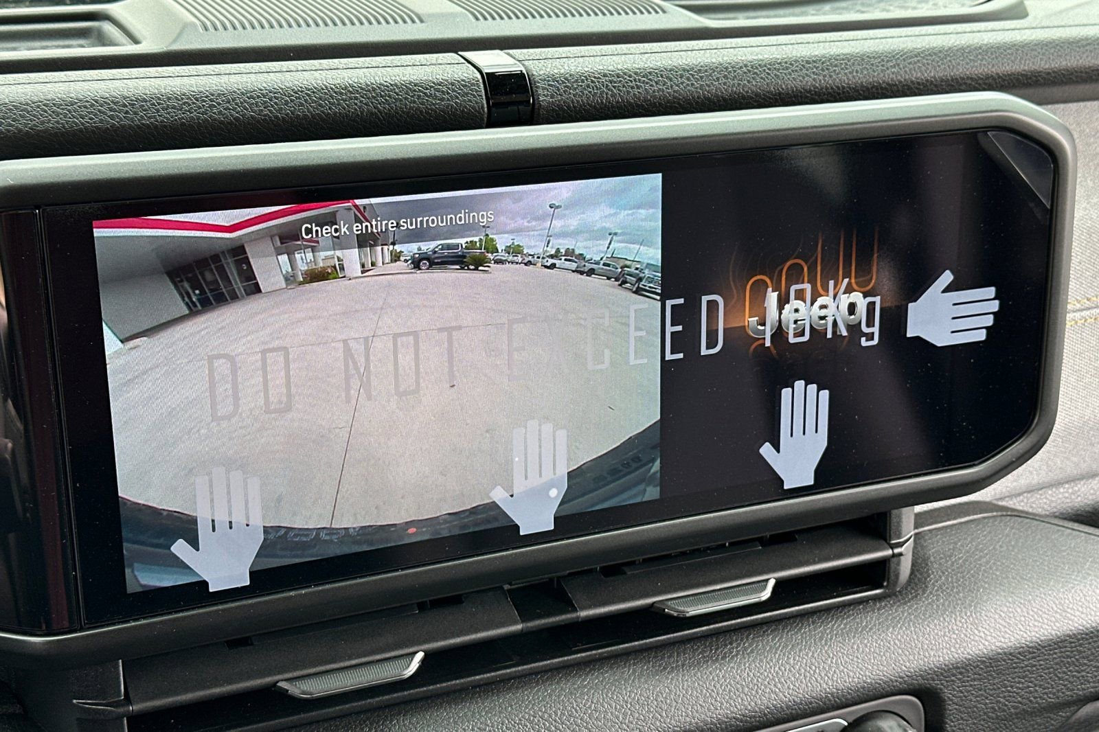 New 2025 Jeep Wrangler Sport S image 20