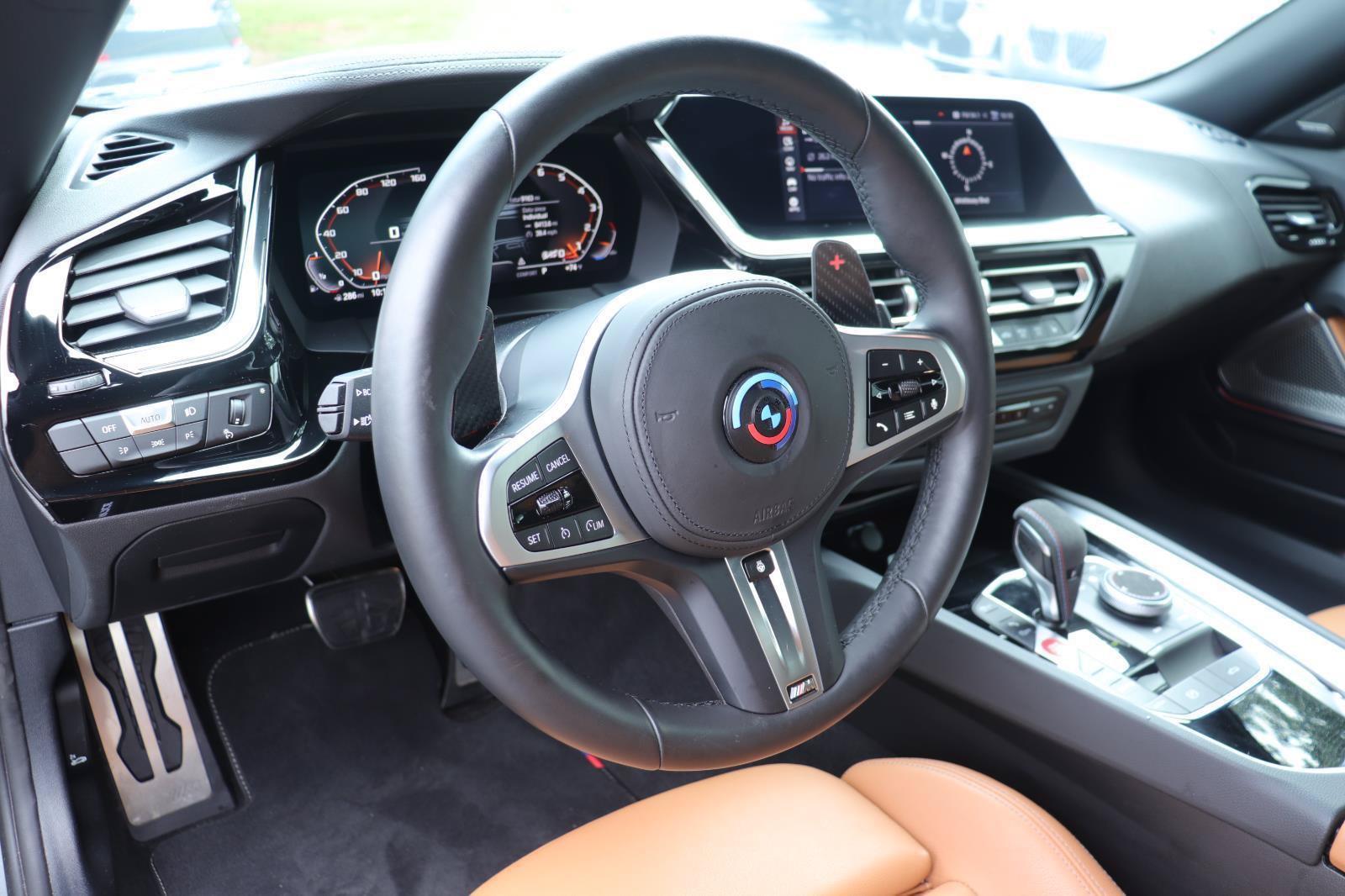 Used 2024 BMW Z4 M40i w/ Premium Package RWD image 24