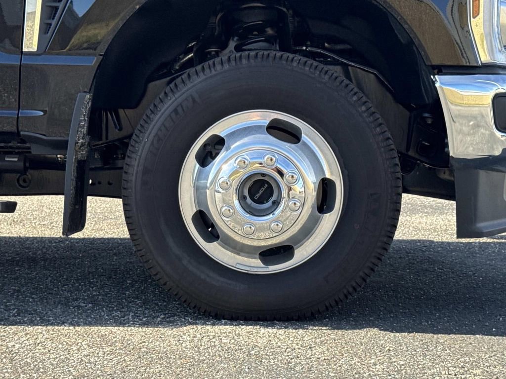 New 2025 Ford F350 Lariat w/ Lariat Ultimate Package image 30