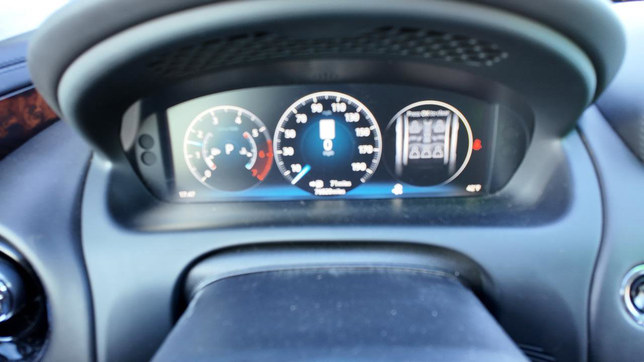 Used 2016 Jaguar XJ L Portfolio image 11