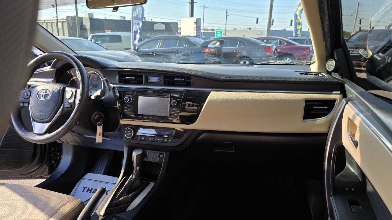 Used 2015 Toyota Corolla LE FWD image 14