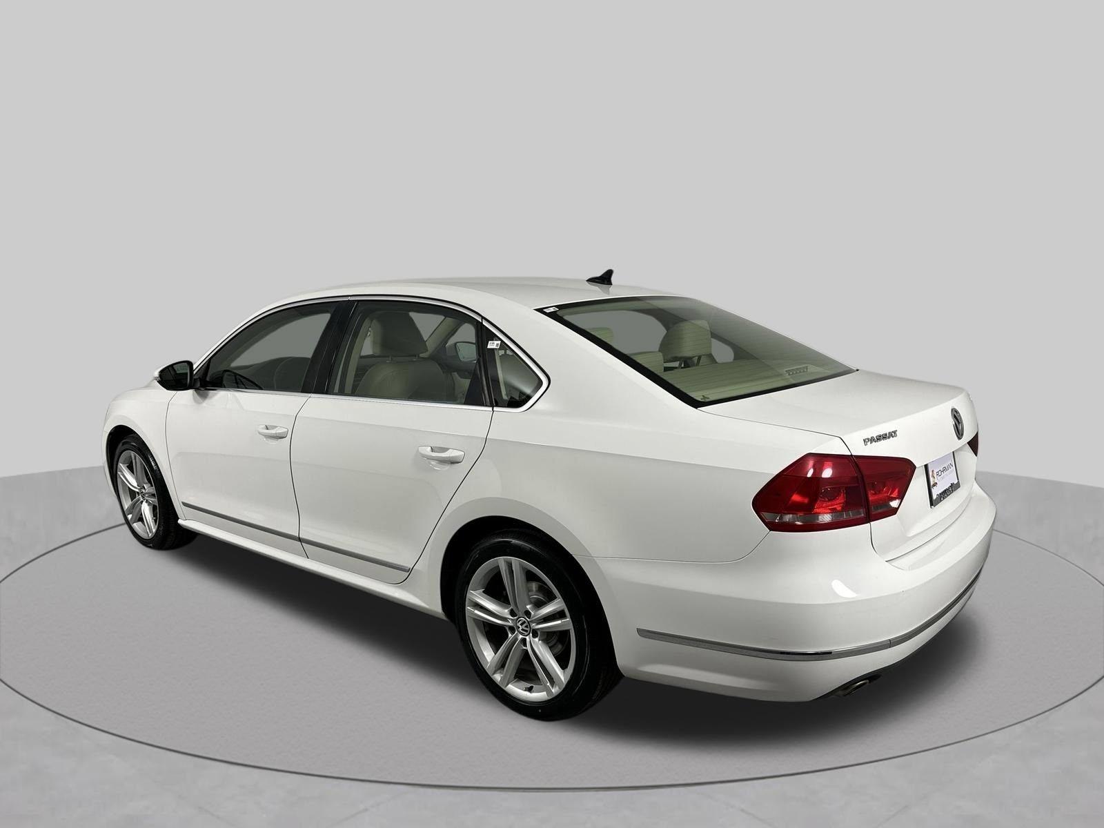 Used 2012 Volkswagen Passat TDI SE FWD image 30