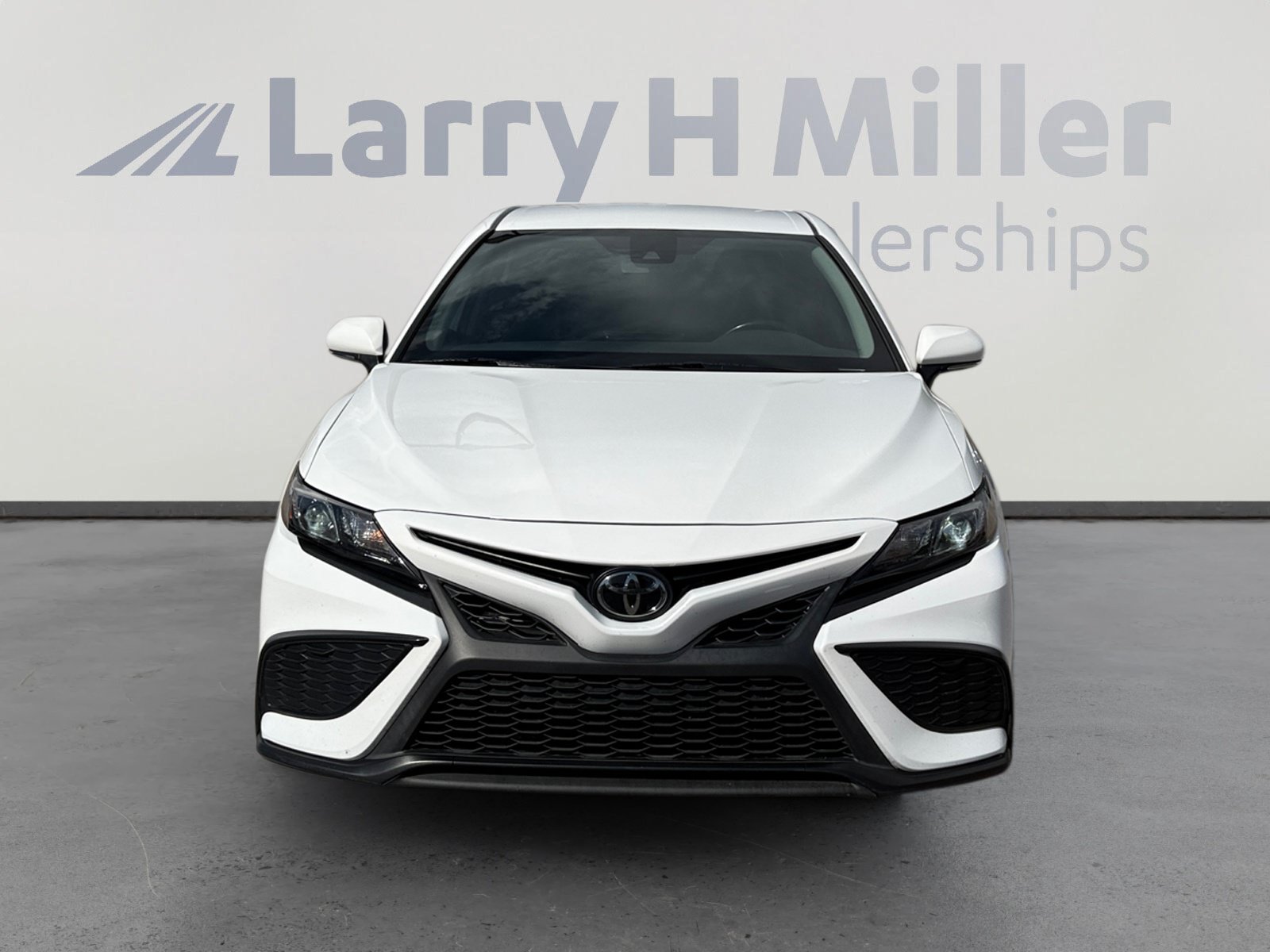 Used 2023 Toyota Camry SE w/ Protection Package (Q2) (TMS) FWD image 8