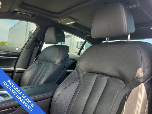 Used 2022 BMW 740i w/ M Sport Package RWD image 22