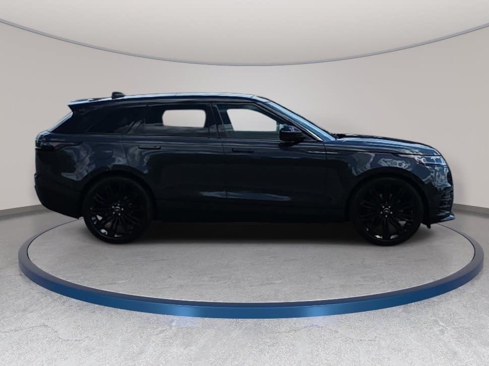 Used 2026 Land Rover Range Rover Velar Dynamic SE AWD/4WD image 4