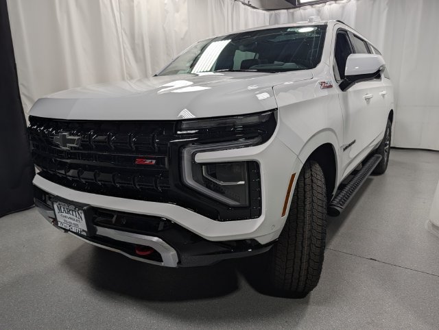 New 2027 Chevrolet Suburban Z71 w/ Z71 Off-Road Package AWD/4WD image 7