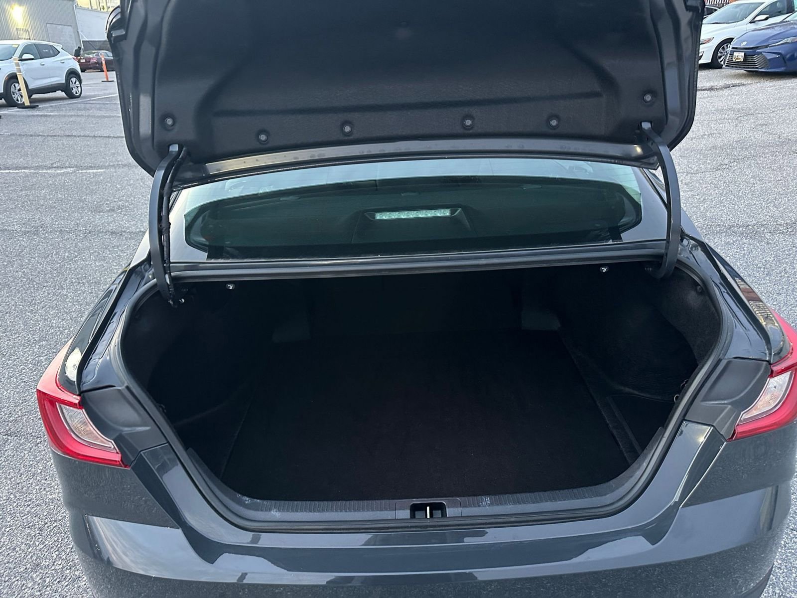 Used 2025 Toyota Camry LE image 30