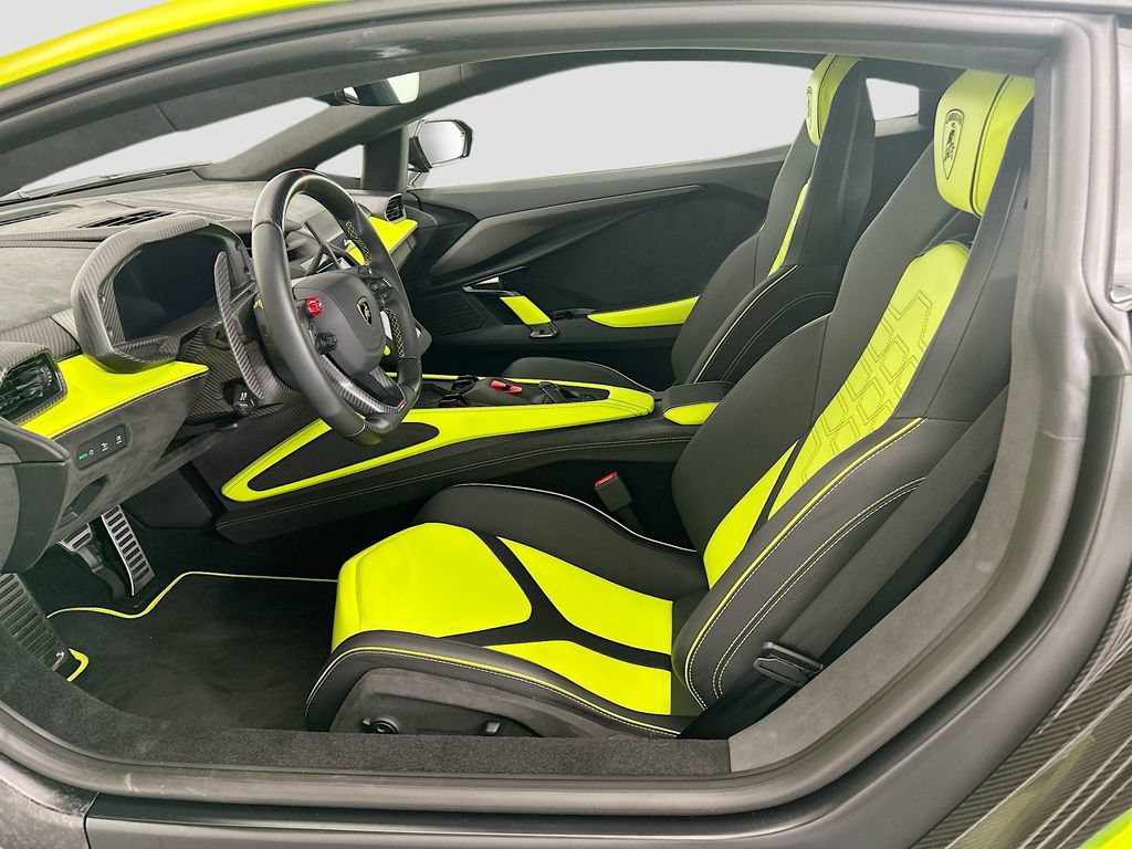 Used 2025 Lamborghini Revuelto AWD/4WD image 18