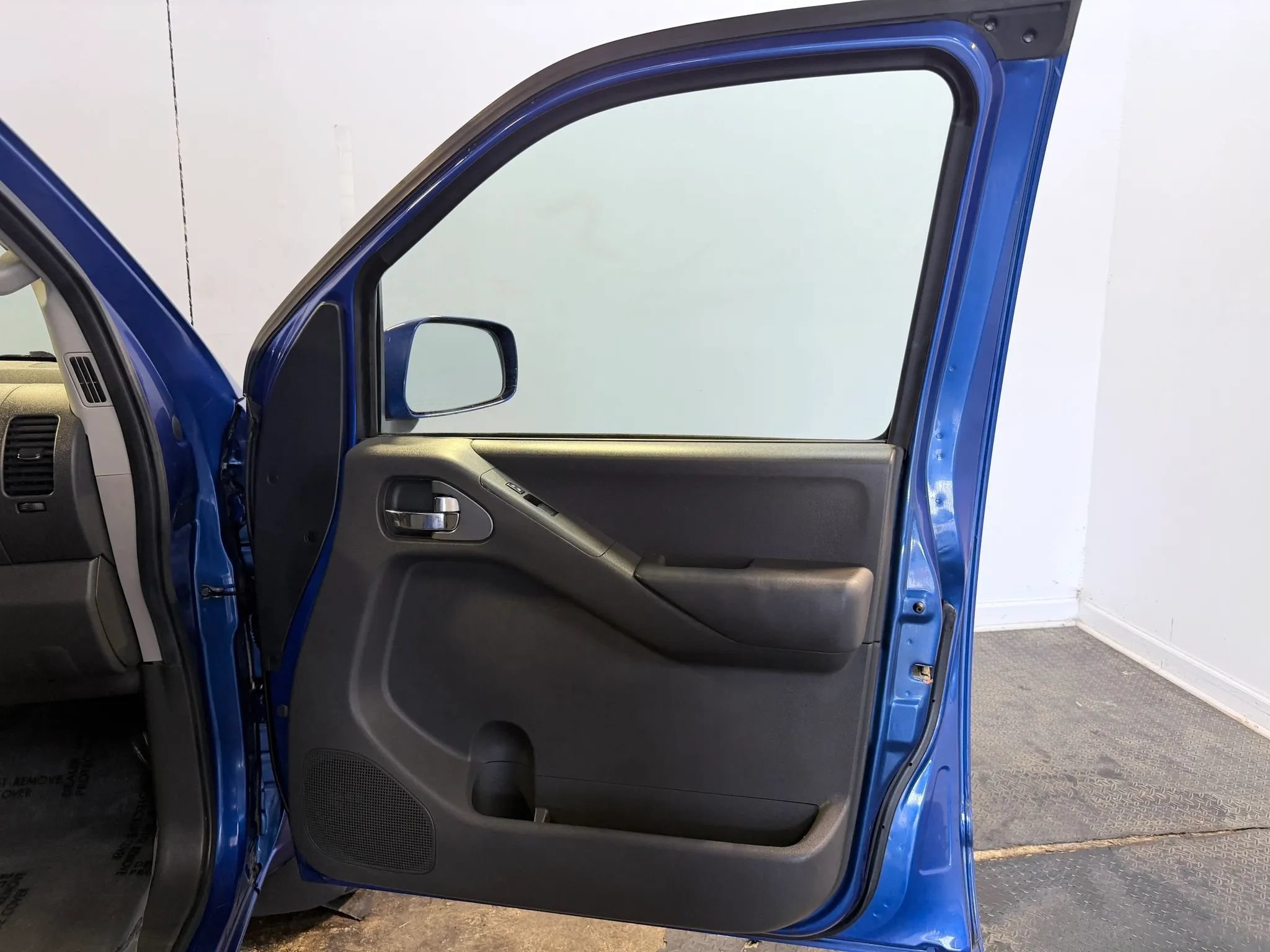 Used 2013 Nissan Frontier PRO-4X AWD/4WD image 27
