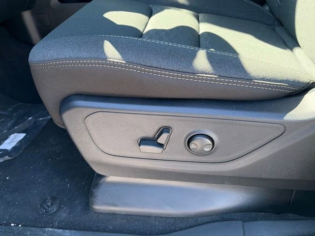 New 2026 RAM 1500 4x4 Crew Cab image 16