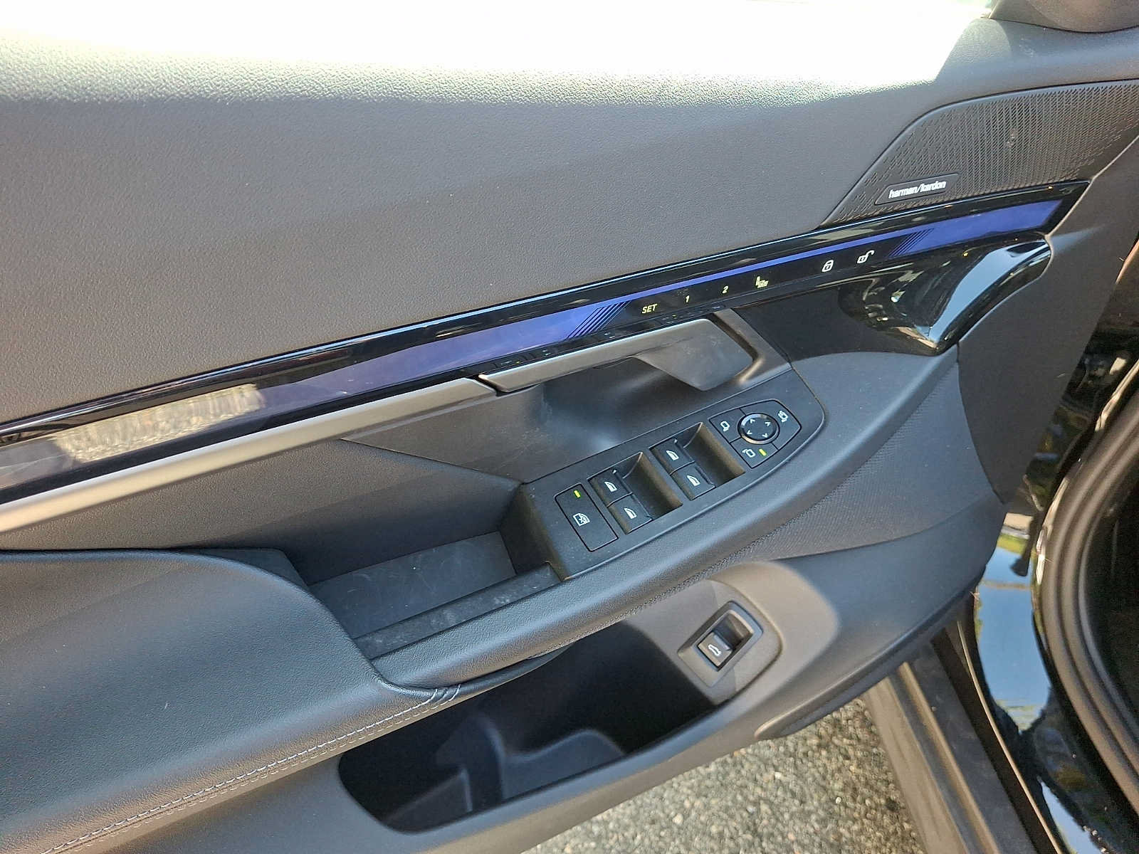 Used 2024 BMW i5 eDrive40i w/ Premium Package RWD image 12