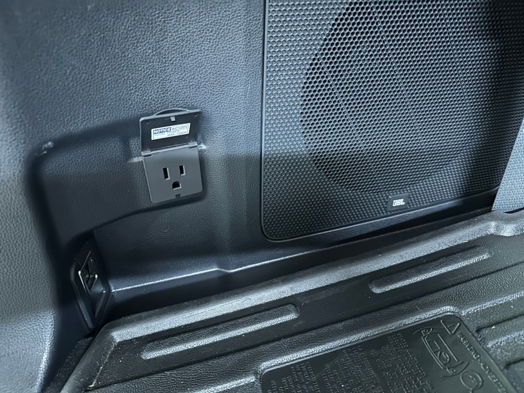 Used 2024 Toyota Highlander Platinum image 28