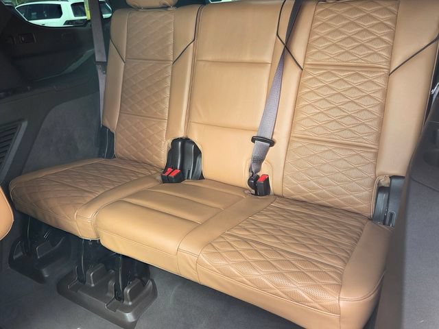 Used 2023 Cadillac Escalade Premium Luxury AWD/4WD image 12