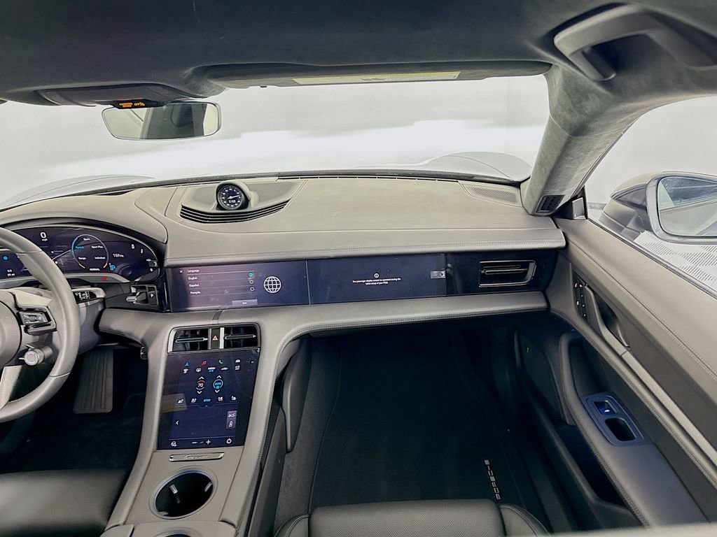 Used 2024 Porsche Taycan GTS image 21