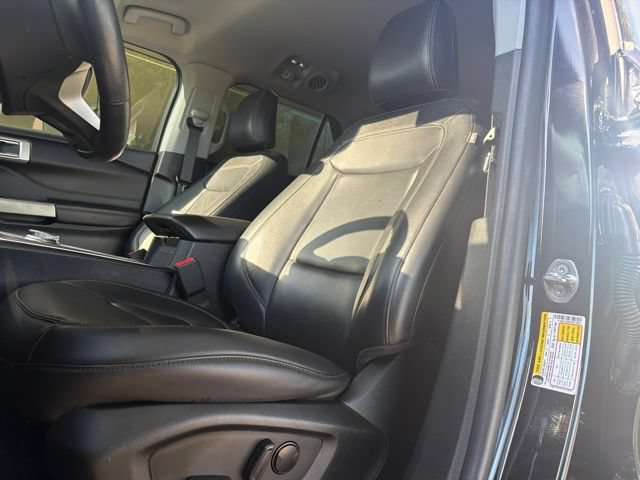 Used 2023 Ford Explorer XLT w/ Equipment Group 202A RWD image 5