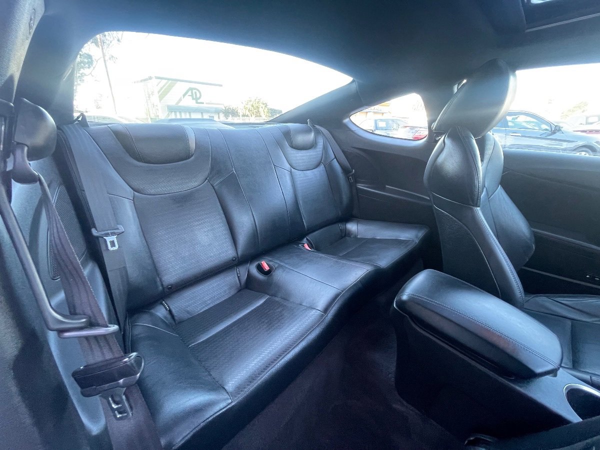 Used 2014 Hyundai Genesis 3.8 RWD image 14