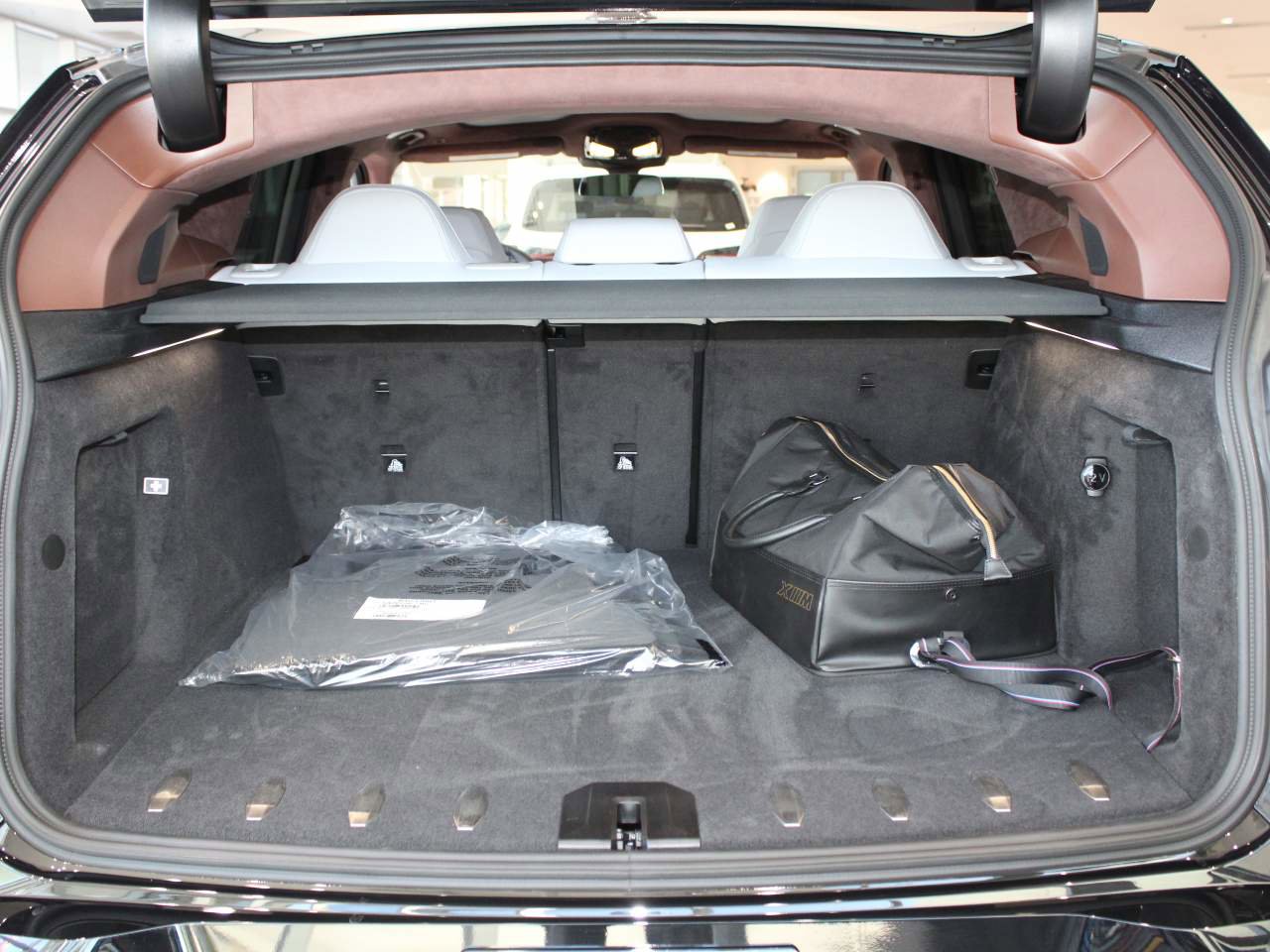 New 2026 BMW XM Label Red image 8